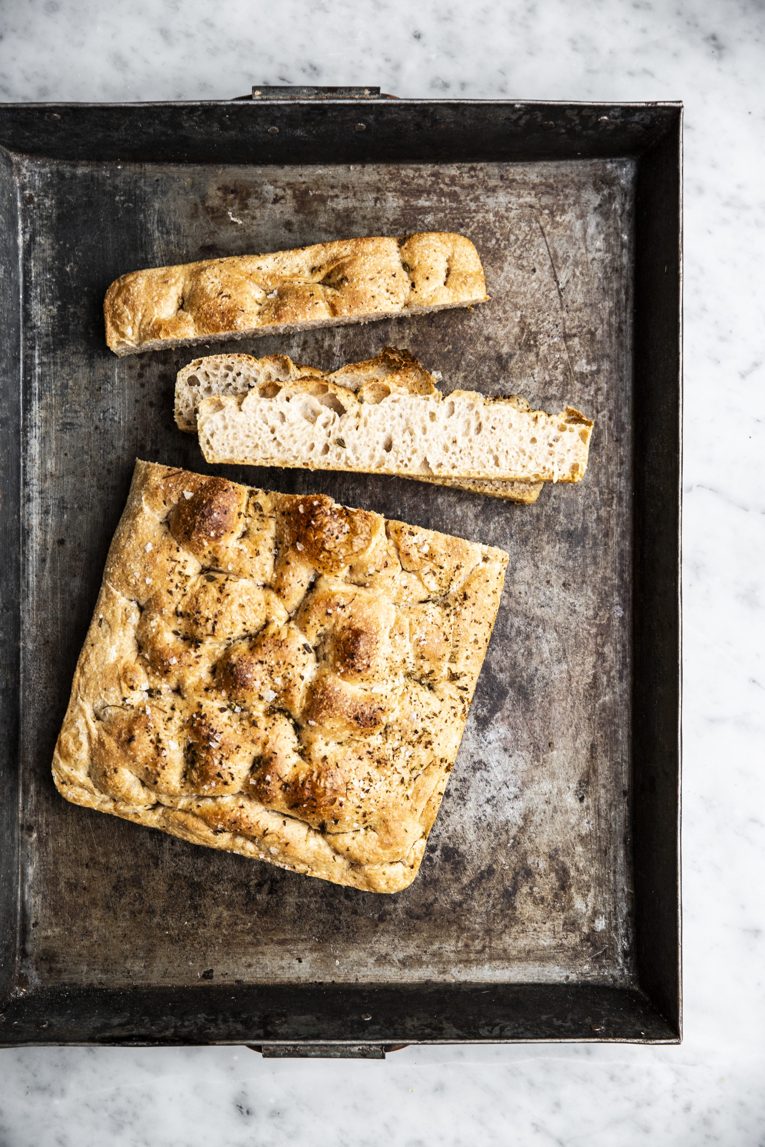 Focaccia mille bolle con acqua di governo 