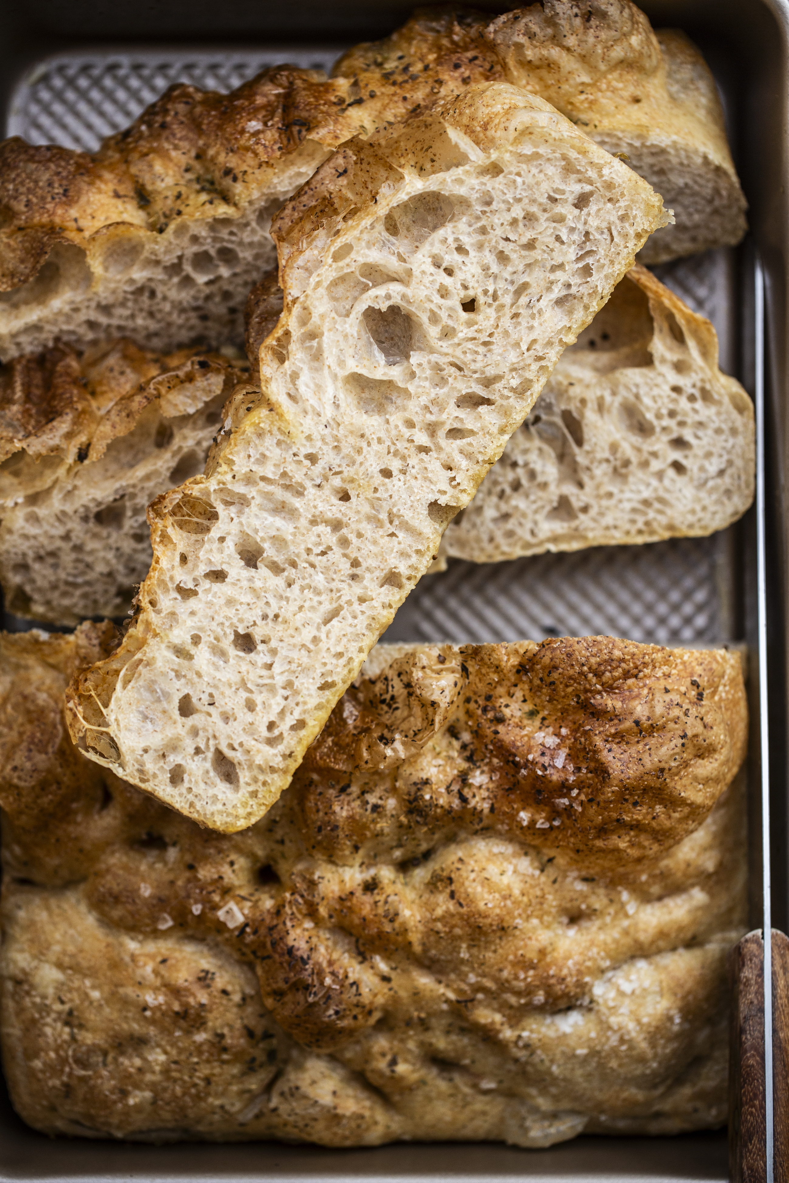 Focaccia mille bolle con acqua di governo 