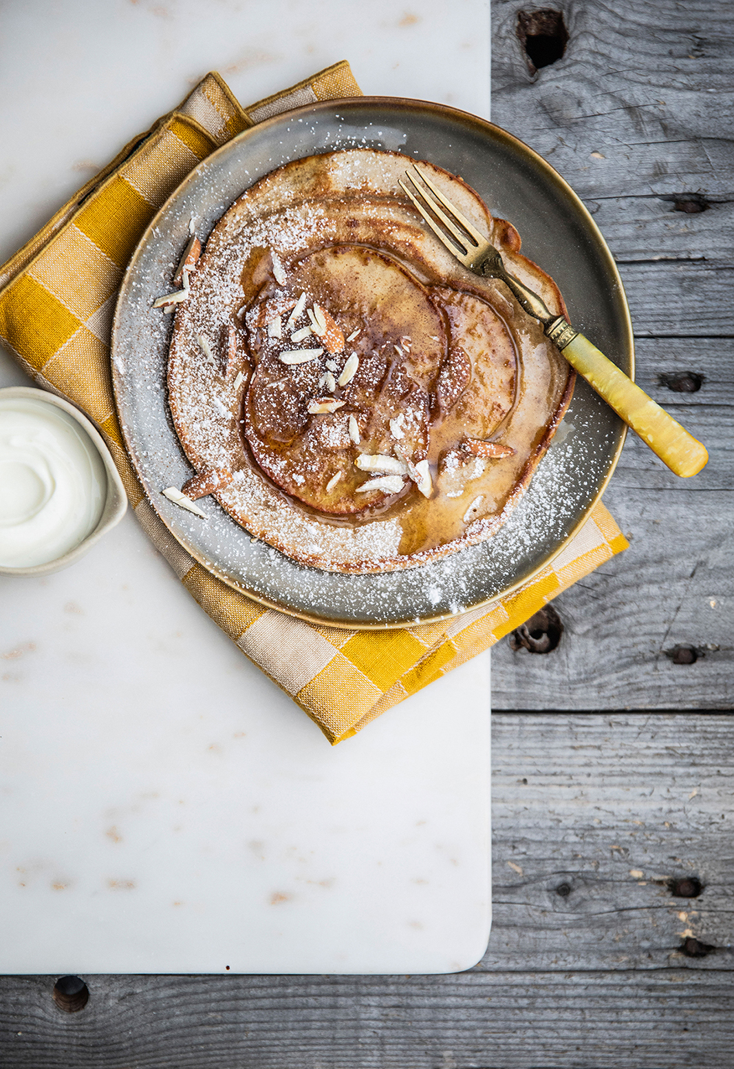 Pancakes yogurt e mele