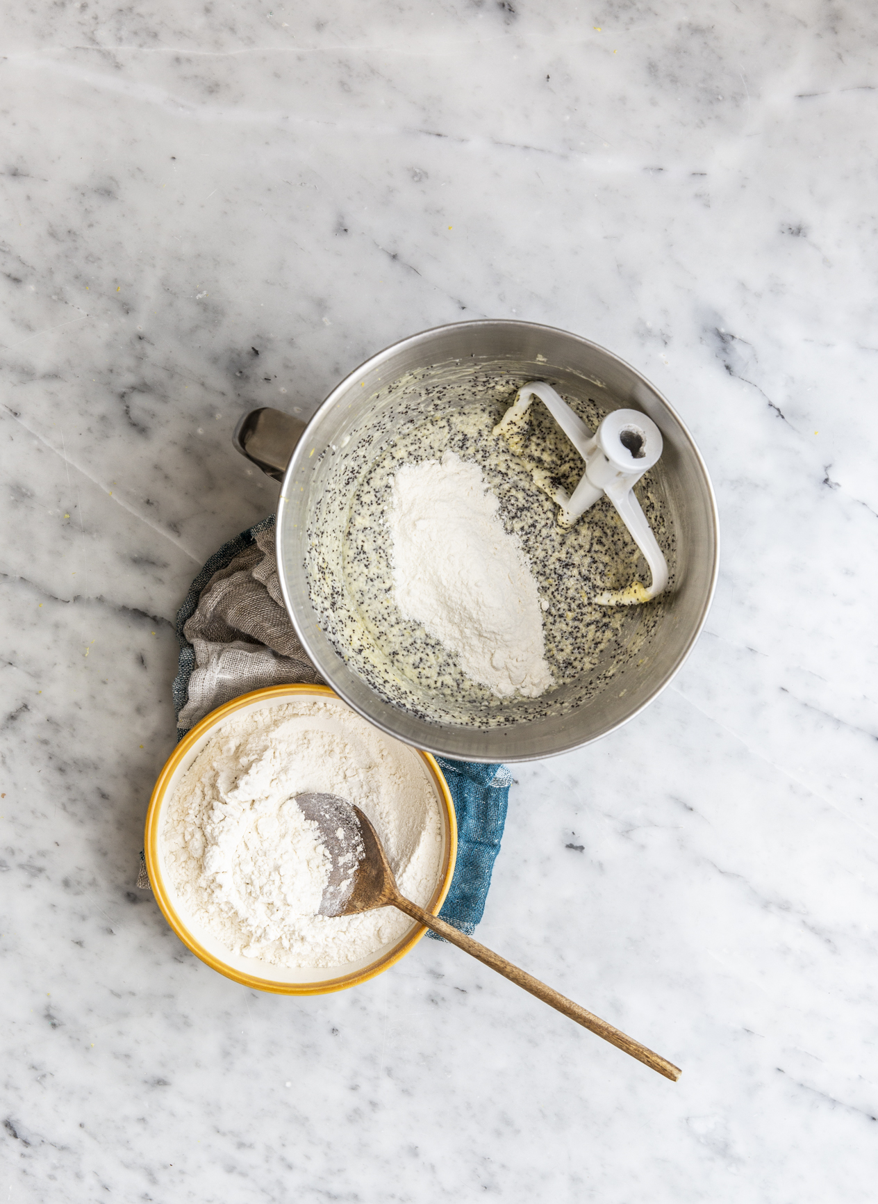 Lemon poppy seed loaf cake