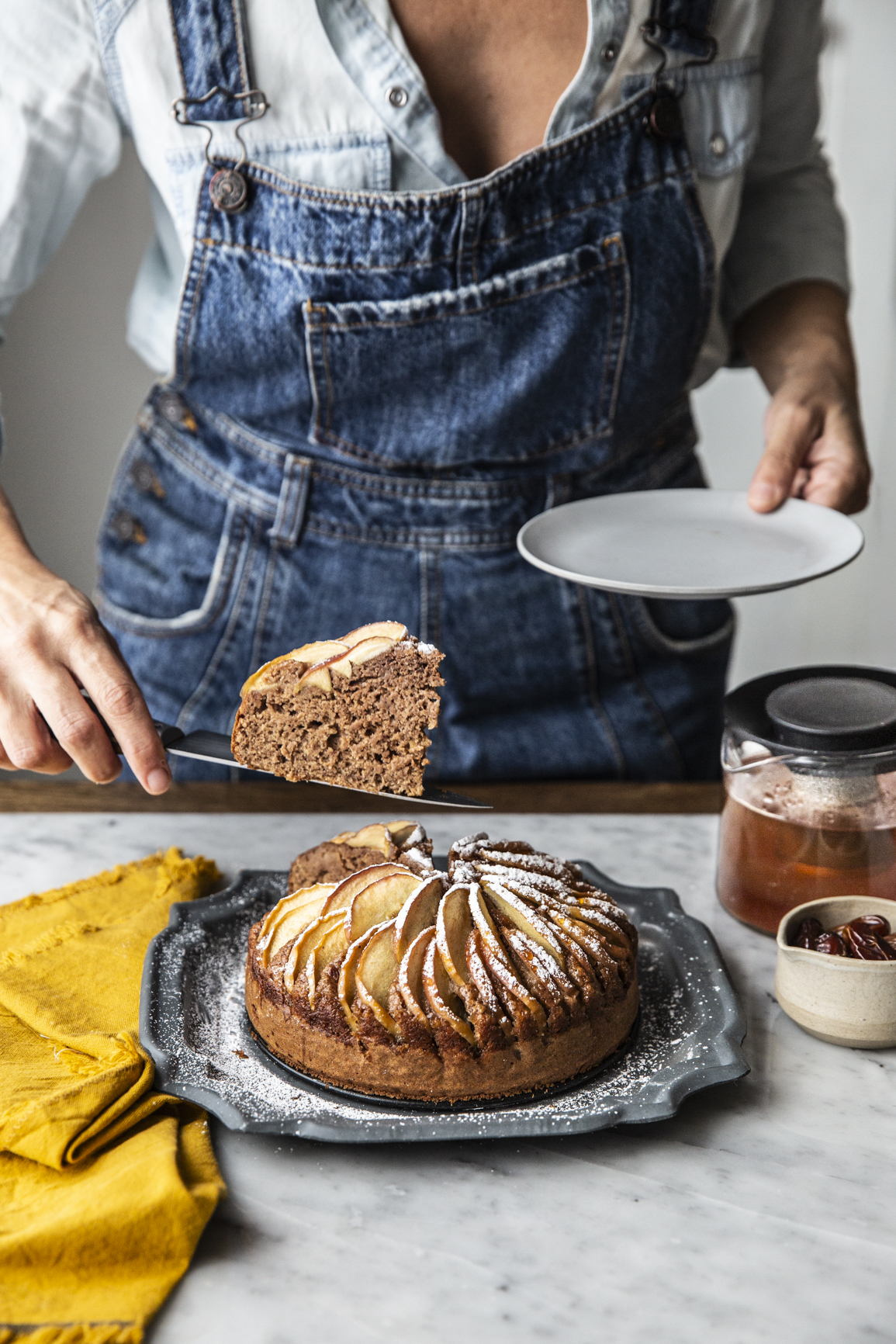 torta senza zuccheri aggiunti con datteri