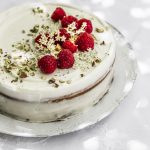 torta con sciroppo di sambuco e lamponi